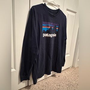 Men’s/Women’s Small Patagonia Long Sleeve.